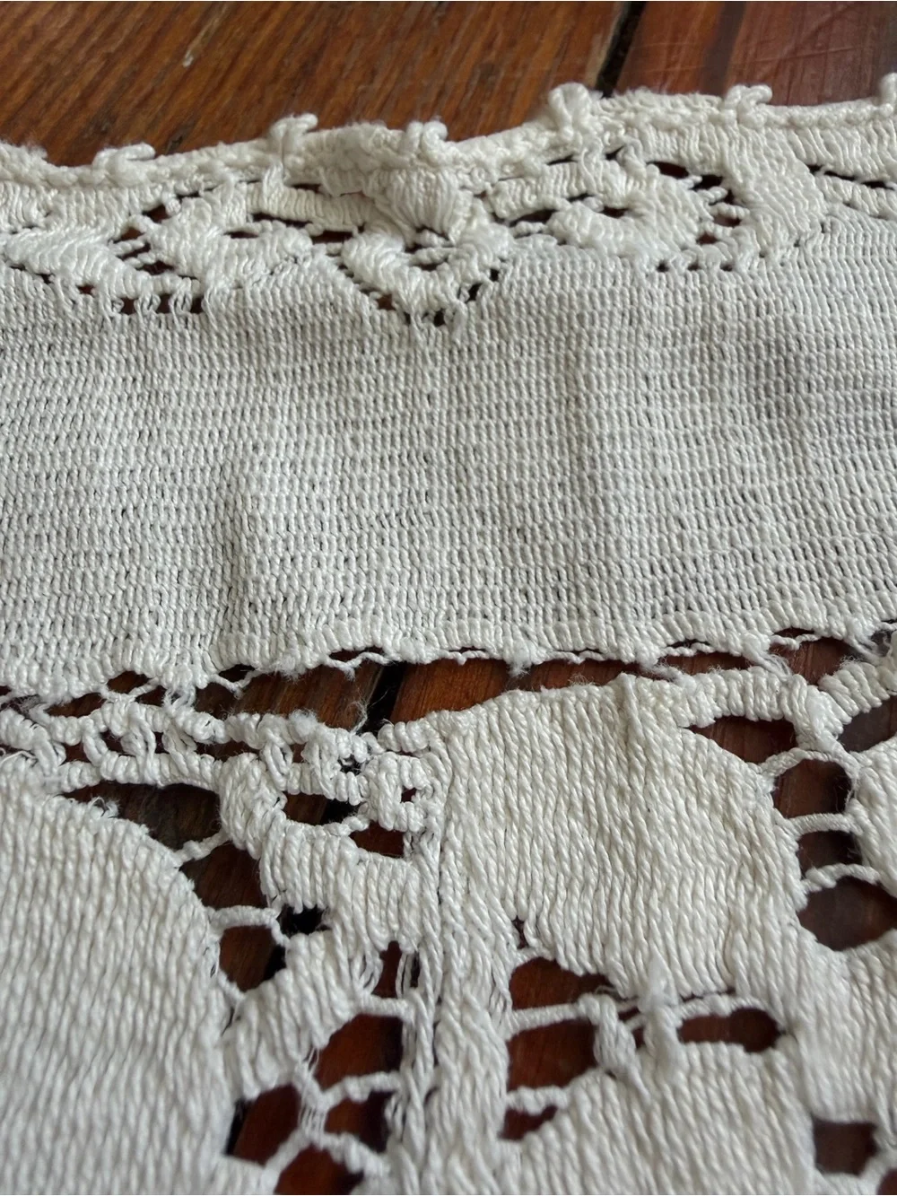 Antique Battenberg lace table runner 15x43”
